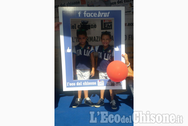 Facce da Artigianato: anche nel week-end tantissimi selfie allo stand de &quot;L&#039;Eco&quot;