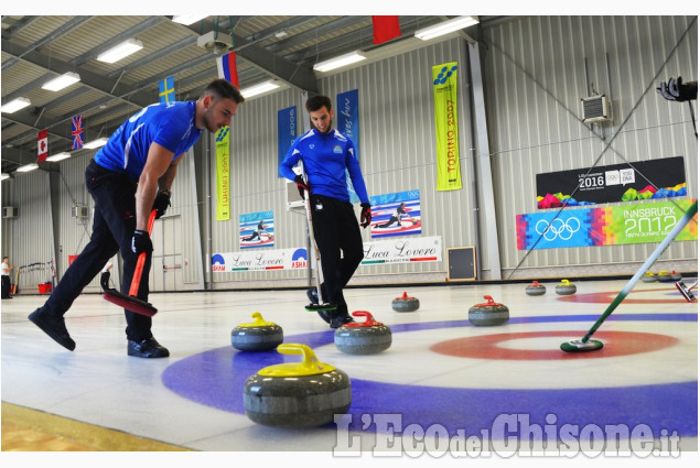 Curling ,Ungheria campione a Pinerolo