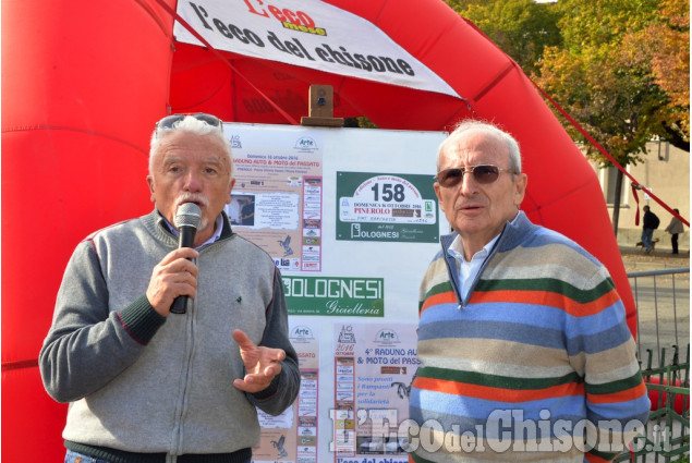 Pinerolo: 4°Raduno auto e moto del passato