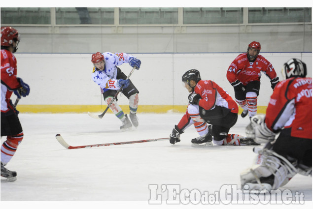 Hockey ghiaccio, immagini del derby di serie C PInerolo - Valpellice