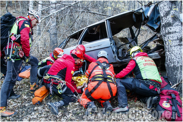 Soccorso Alpino e Croce verde: esercitazione congiunta nella scarpata
