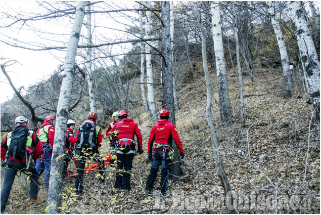 Soccorso Alpino e Croce verde: esercitazione congiunta nella scarpata