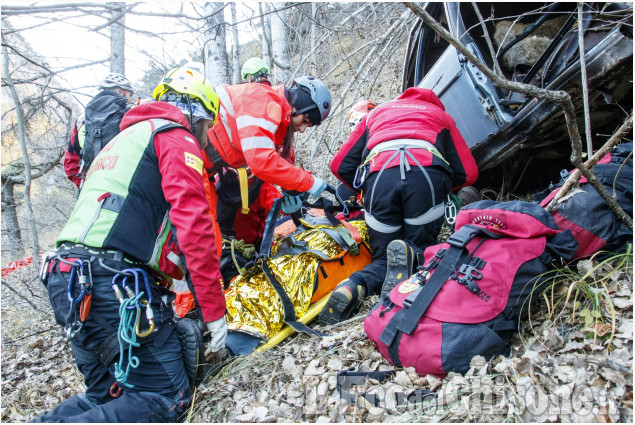Soccorso Alpino e Croce verde: esercitazione congiunta nella scarpata