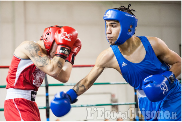 Riunione di boxe a Barge
