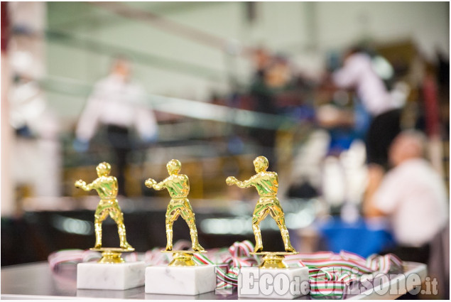 Riunione di boxe a Barge