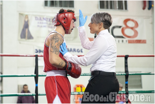 Riunione di boxe a Barge