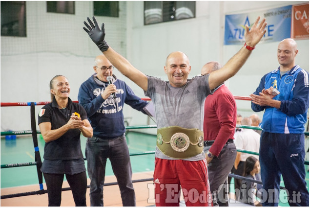 Riunione di boxe a Barge