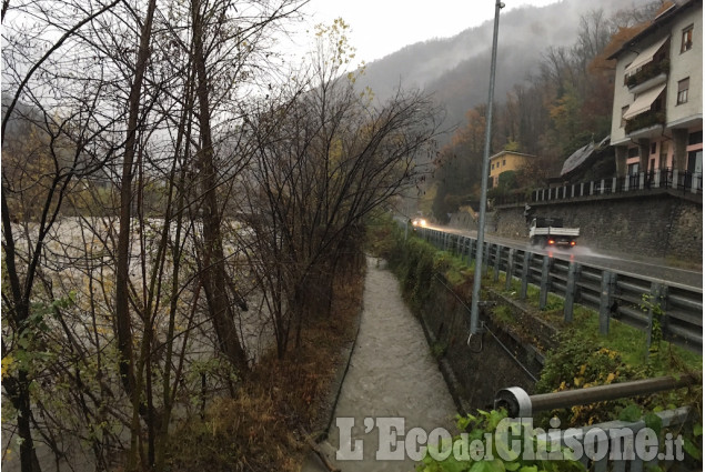 Allerta meteo: in Val Chisone livello dell&#039;acqua vicino a scavalcare i ponti