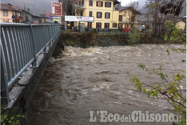 Allerta meteo: in Val Chisone livello dell&#039;acqua vicino a scavalcare i ponti