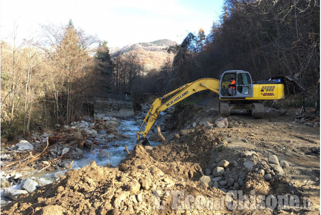 Alluvione a Perosa: corsa contro il tempo delle ruspe per tornare alla normalità