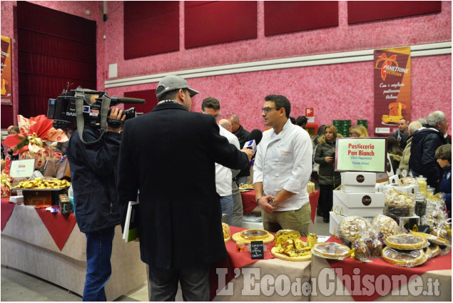 Pinerolo: Panettone in vetrina