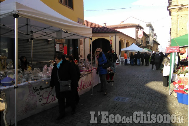 A Piscina mercatino e Babbi Natale