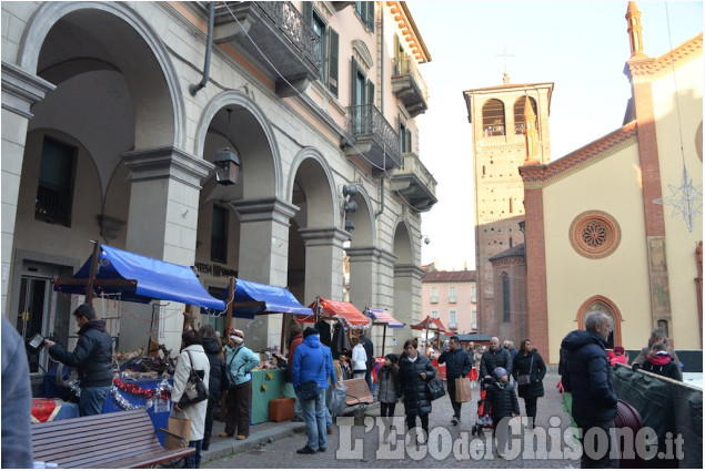 Pinerolo : pattinaggio nel centro storico
