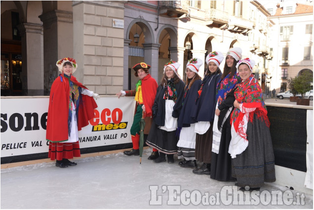 Pinerolo : Gianduja e Giacometta foto ufficiali 2017 