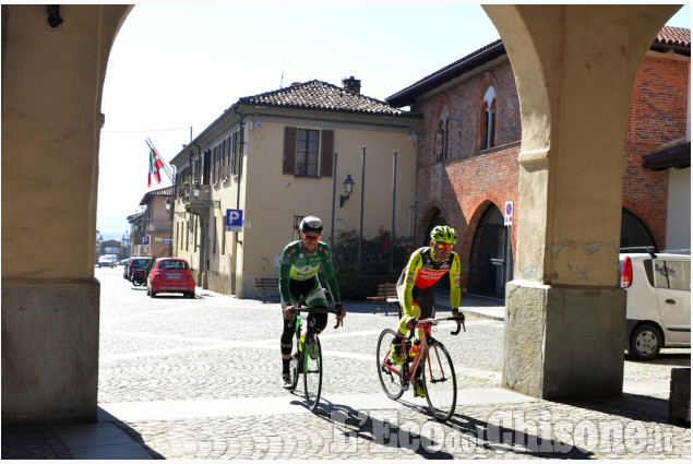 Frossasco sopralluogo con i ciclisti Jacopo Mosca, professionista , e Umberto Marengo,