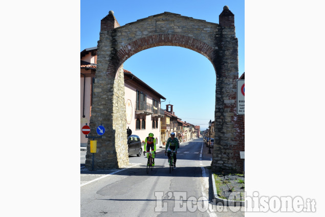 Frossasco sopralluogo con i ciclisti Jacopo Mosca, professionista , e Umberto Marengo,