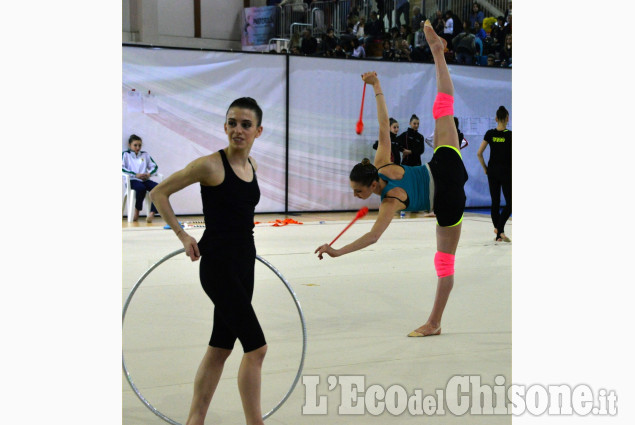 Cantalupa, le affascinanti evoluzioni di ginnastica ritmica