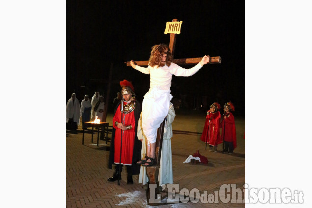 Vinovo  In centinaia alla Via Crucis.