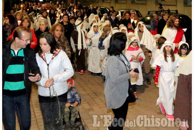 Vinovo  In centinaia alla Via Crucis.