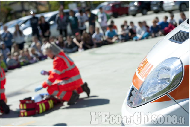 Simulato un incendio: prova di evacuazione alle scuole di Pinasca