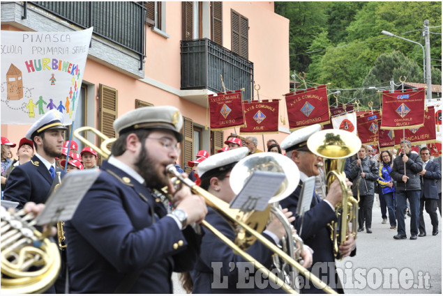 Pinasca: il corteo per i 50 anni dell&#039;Avis comunale