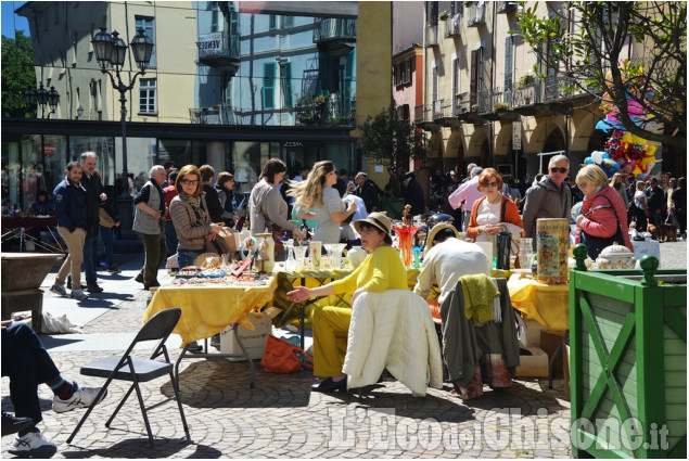 Pinerolo Mercatino delle Pulci