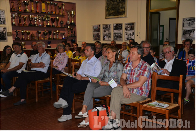 Pinerolo : Ciclismo, presentazione per &quot;Dalle Mura al Muro&quot; 