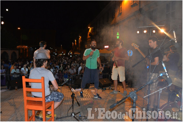 Pinerolo: Musica in Piazza Roma per la PMT