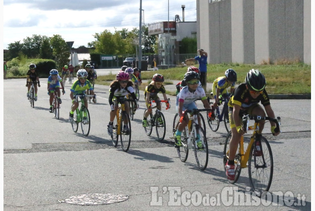 Piossasco: baby ciclisti al Trofeo Officine Tonda Piossasco: baby ciclisti al Trofeo Officine Tonda