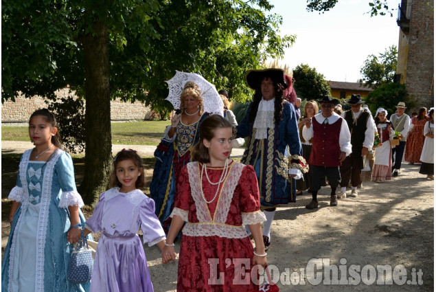 Il Castello di Nichelino si apre per la sfilata in costume del Conte Occelli