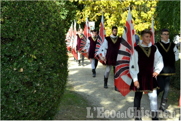 Il Castello di Nichelino si apre per la sfilata in costume del Conte Occelli