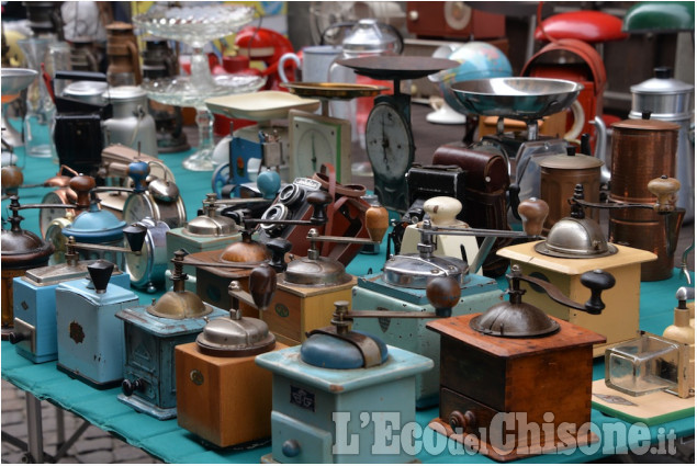 Pinerolo: Mercatino delle pulci