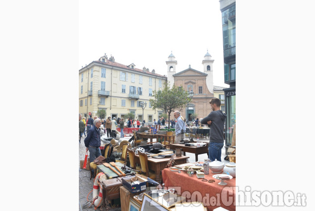 Pinerolo: Mercatino delle pulci