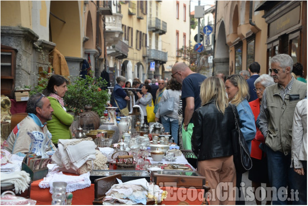 Pinerolo: Mercatino delle pulci