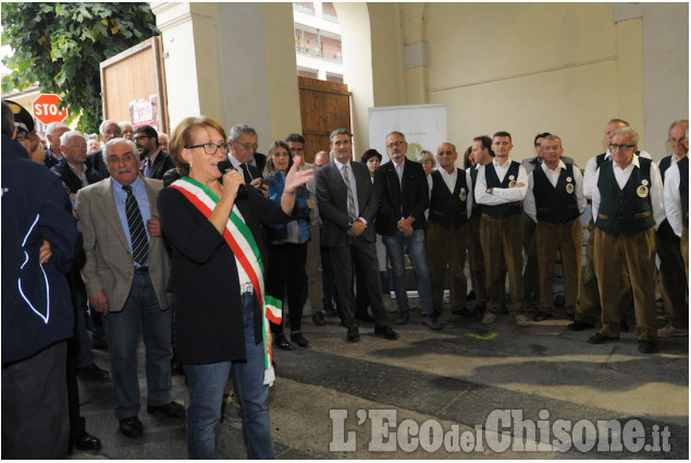 Ottobrata, Barge fa il pieno di gente