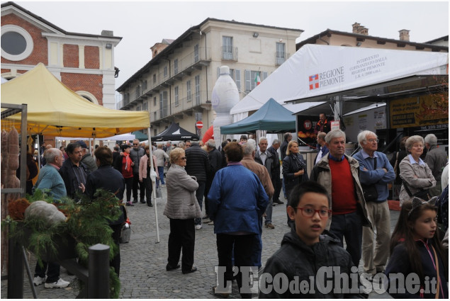 Ottobrata, Barge fa il pieno di gente