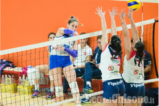 VOLLEY: EUROSPIN PINEROLO VINCE IL BIG-MATCH