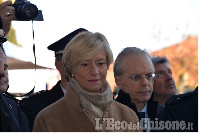 Pinerolo, la Ministra Pinotti ha inaugurato la nuova caserma dei Carabinieri