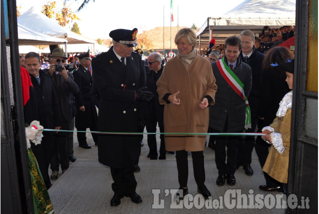 Pinerolo, la Ministra Pinotti ha inaugurato la nuova caserma dei Carabinieri