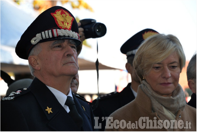 Pinerolo, la Ministra Pinotti ha inaugurato la nuova caserma dei Carabinieri