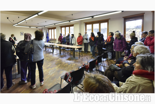 Donne in Val Pellice: cortei contro la violenza a Bobbio, Villar e Torre