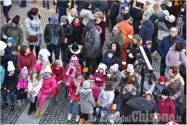 Frossasco: Il Mago e Babbo Natale in piazza