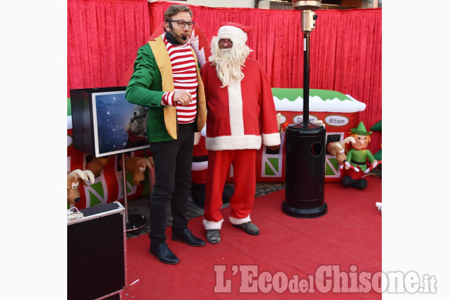 Frossasco: Il Mago e Babbo Natale in piazza