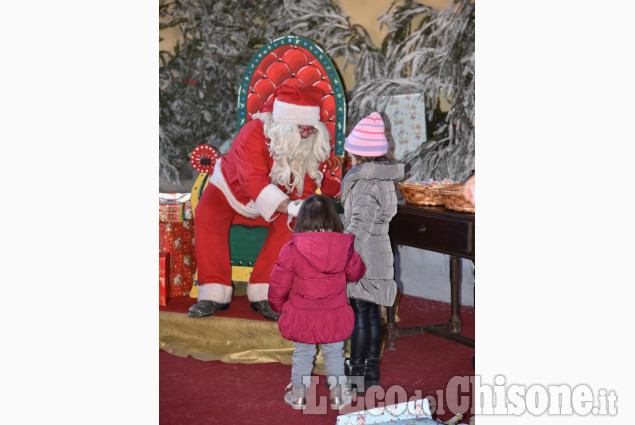 Frossasco: Il Mago e Babbo Natale in piazza