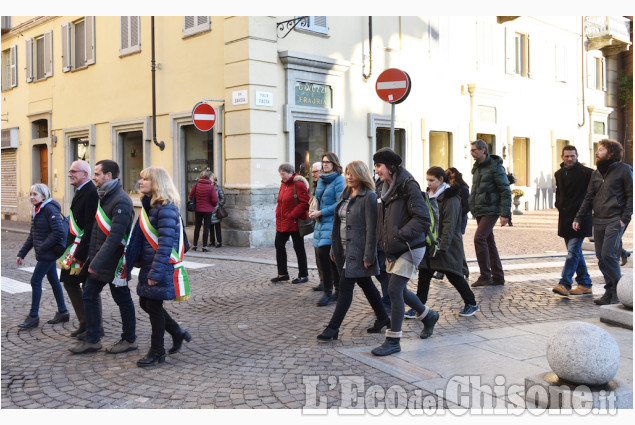 Pinerolo, affollato corteo per la Giornata della Memoria