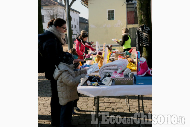 Osasio: mercatino solidale e flash-mob