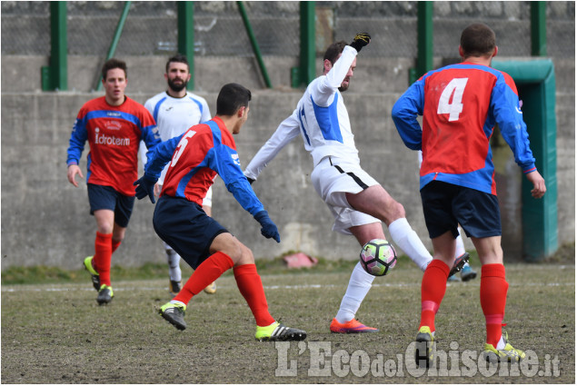 Calcio Prima categoria: derby palpitante a Perosa