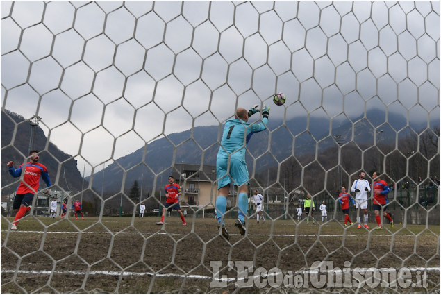 Calcio Prima categoria: derby palpitante a Perosa