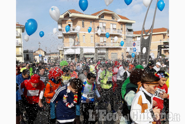 Candiolo: Button.run in centinaia i corridori in maschera