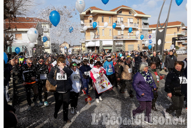Candiolo: Button.run in centinaia i corridori in maschera